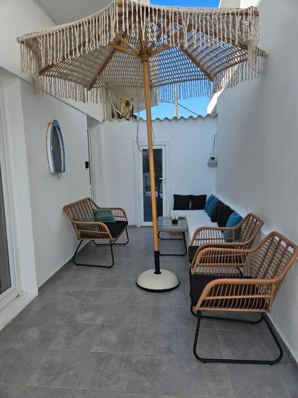 Eris Studios Adamantas  Luaran gambar