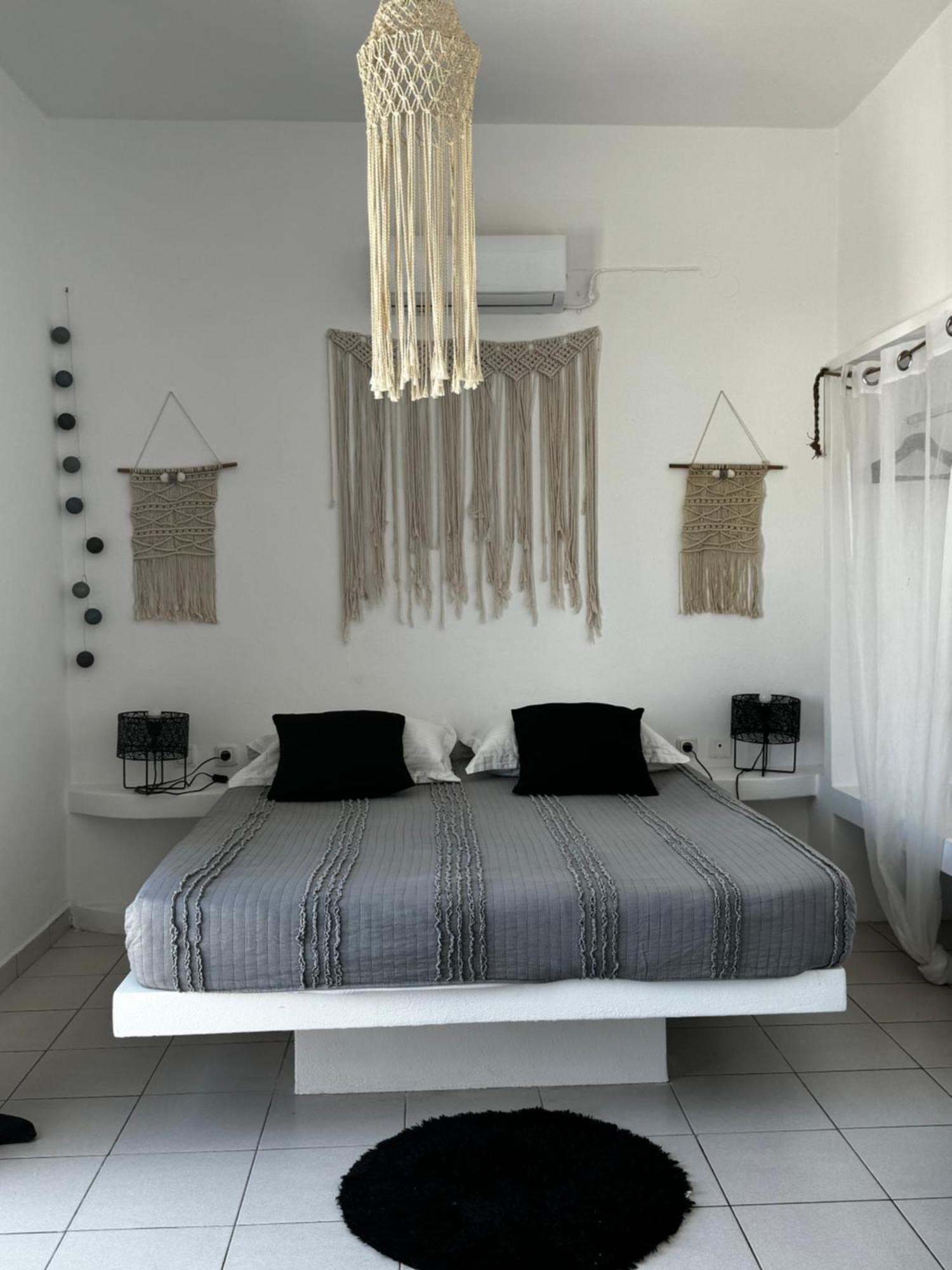 Eris Studios Adamantas  Luaran gambar