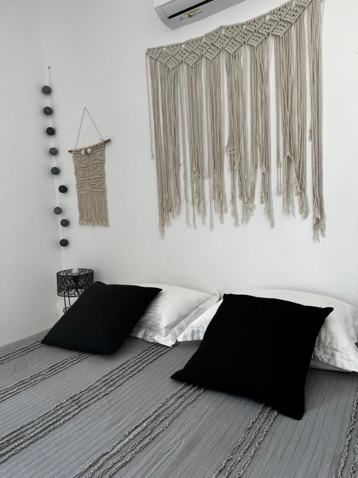 Eris Studios Adamantas  Luaran gambar