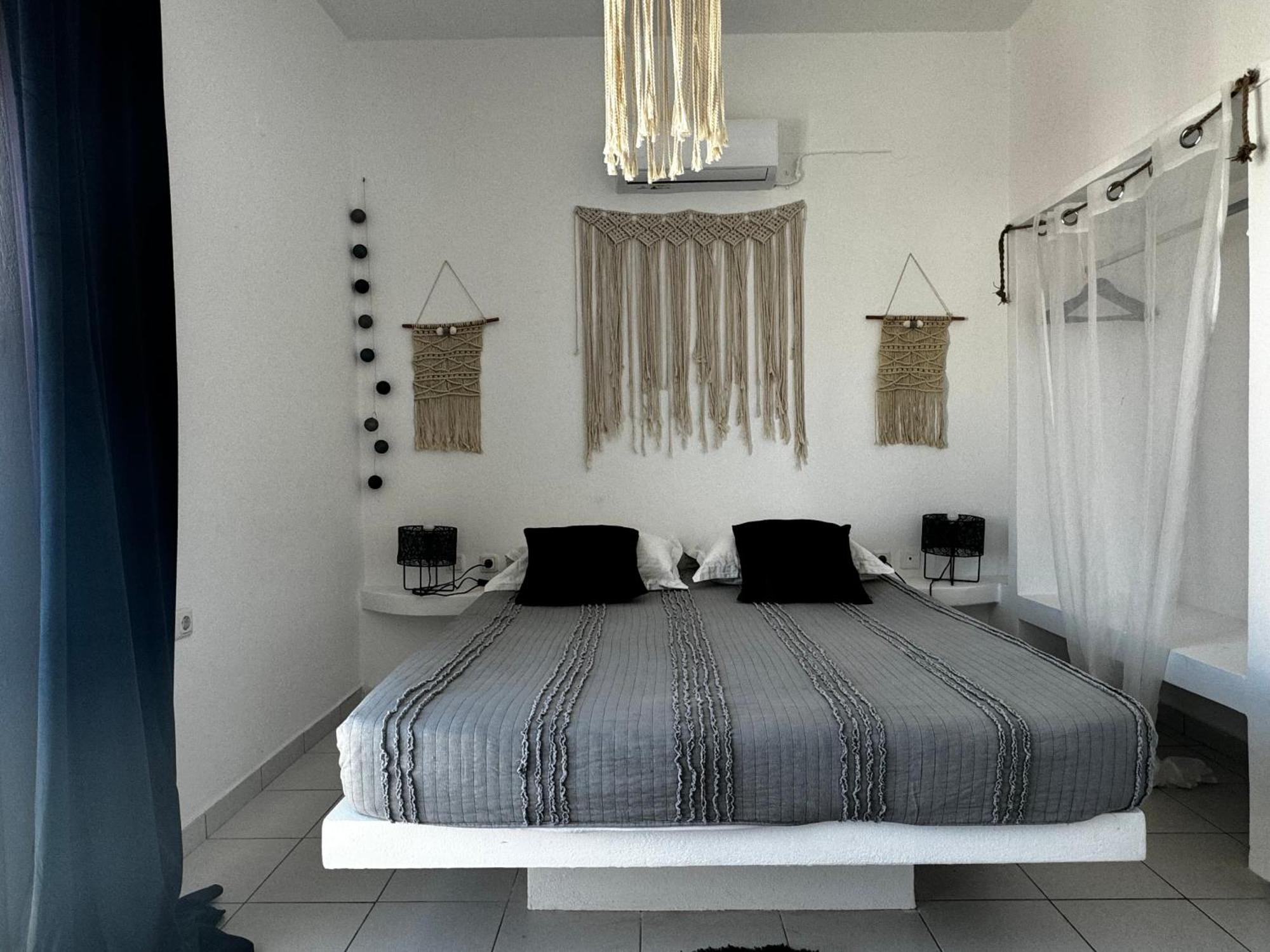 Eris Studios Adamantas  Luaran gambar