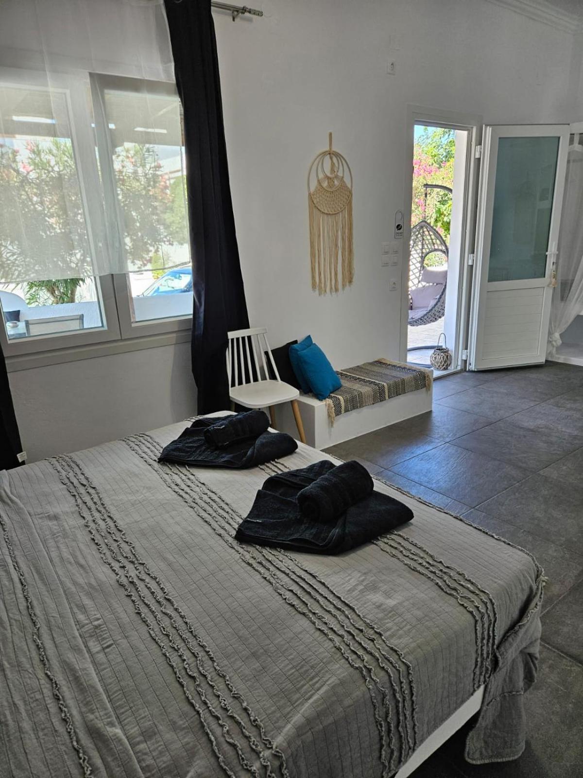 Eris Studios Adamantas  Luaran gambar