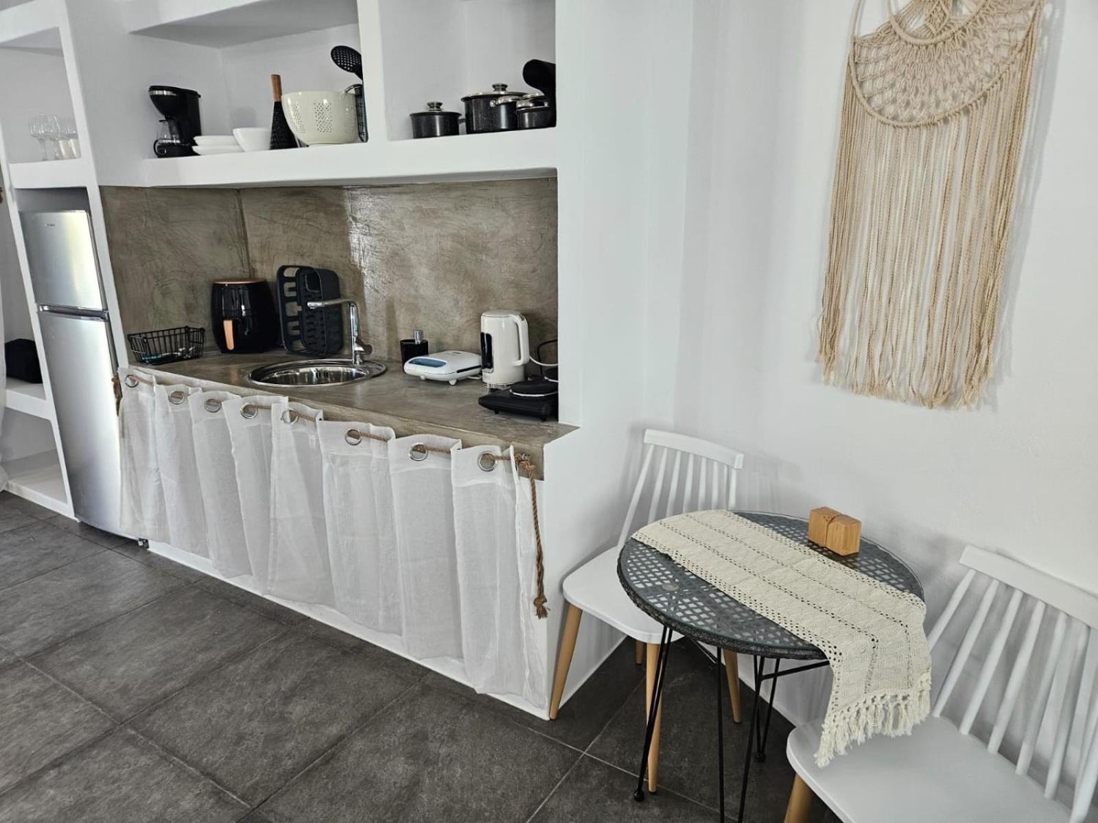 Eris Studios Adamantas  Luaran gambar
