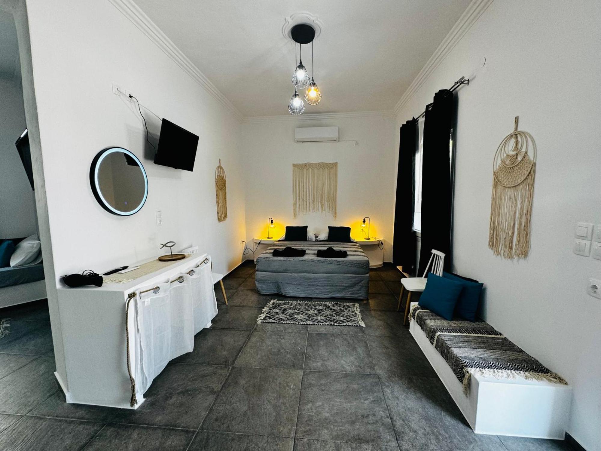 Eris Studios Adamantas  Luaran gambar