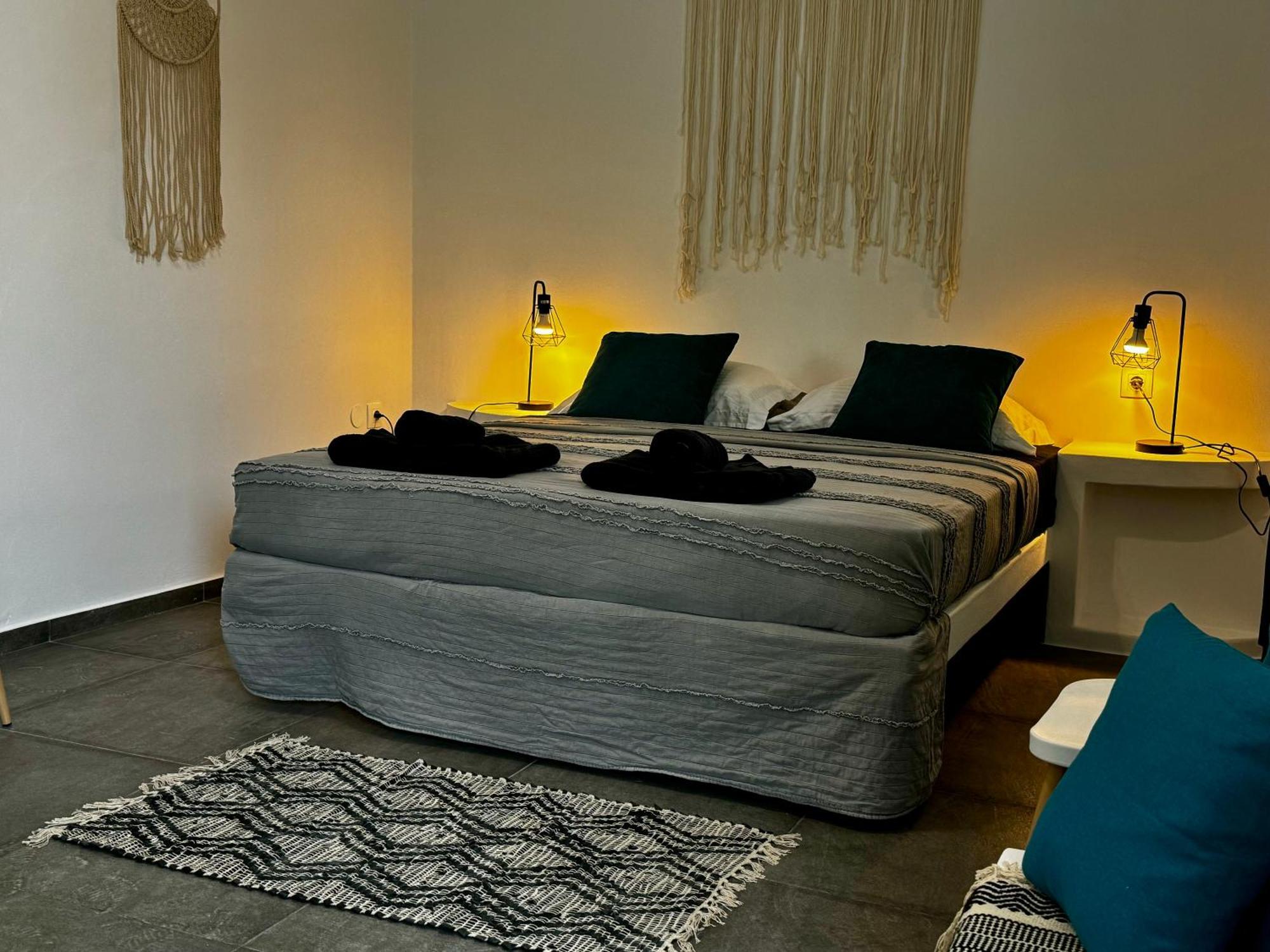 Eris Studios Adamantas  Luaran gambar
