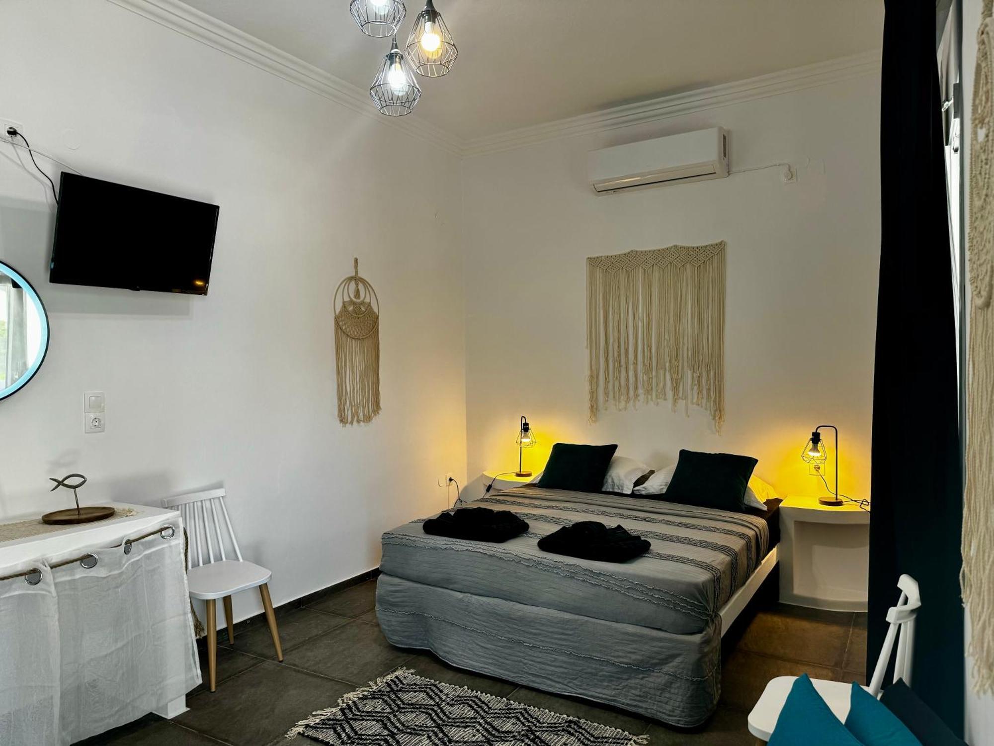 Eris Studios Adamantas  Luaran gambar